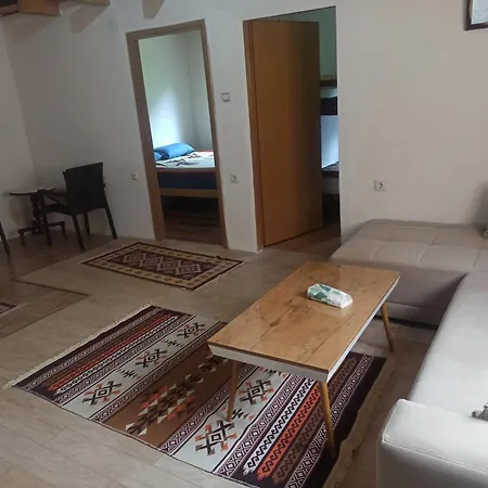 Vikendica Milace * Vitez